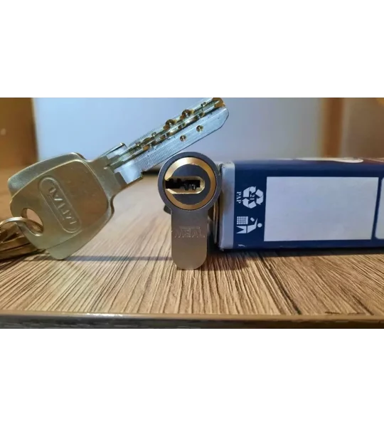 METAL 9J2x1 High Security Lock With 4 Keys/ 9 Active Pins