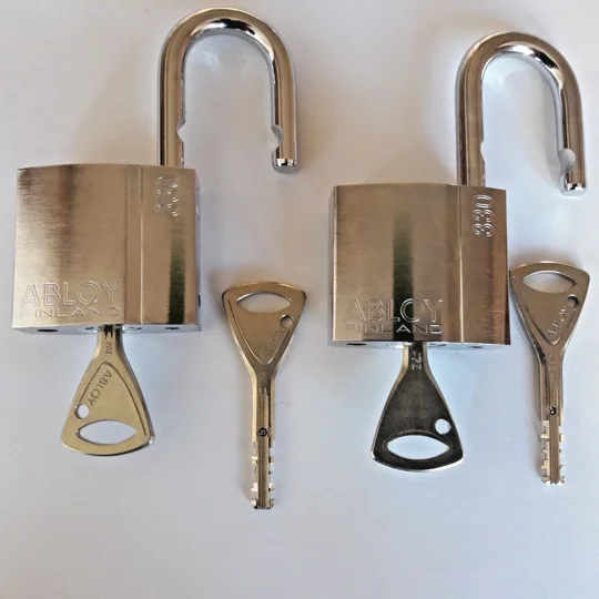 2 X ABLOY PL330/25T PROTEC 2 Keyed Alike Padlocks with 4 Keys