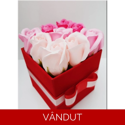 Cutie cu trandafiri de sapun M29