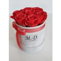 Cutie cu trandafiri de sapun M68