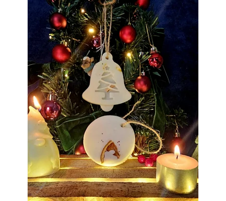 Christmas tree hanging melts