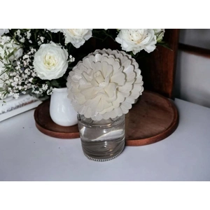 Floral scented floral diffusers