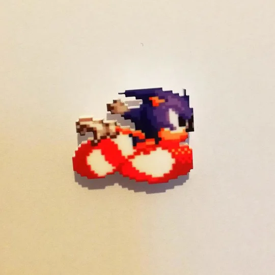 Sonic the Hedgehog - 16-bit pin badge - Sonic running