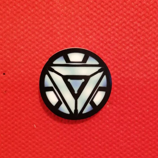 Marvel Iron Man pin badge -Arc Reactor