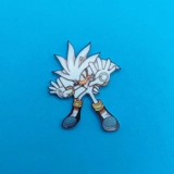 Sonic the Hedgehog - Silver pin badge