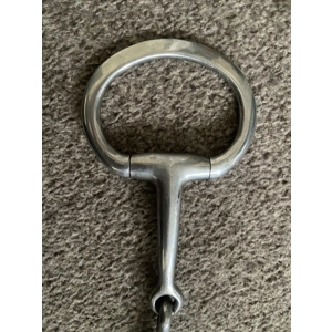 jointed eggbutt snaffle.  6