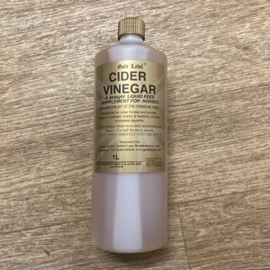 Gold label cider vinegar. 1L.