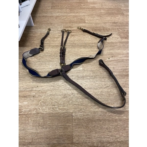 Three point elasticated breastplate with martingale attachment. Cob size. Preowned