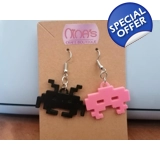 Space Invaders Black & Pink Retro 3D P..