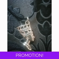 queen nefertiti choker