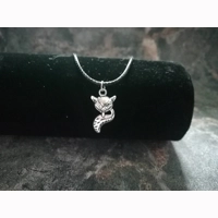 dainty fox choker