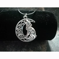 howling at the moon choker