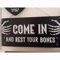 Come in and rest your bones hangi..