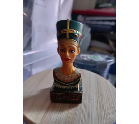 Small Nefertiti Bust