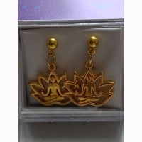 Gold coloured Chakra yoga stud ea..