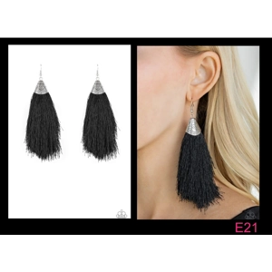 E21 - Tassel Temptress – Black