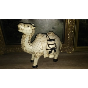 Antikes Kamel, Beinarbeit au..