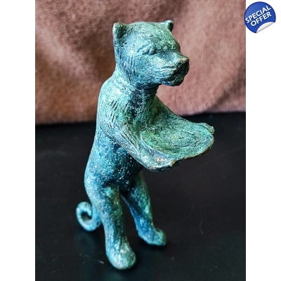 Antike bronzene Katzenfigur mit eine Teller