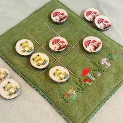 Frog and Toadstool Tic-Tac-Toe Game. Frog and Toadstool Tic-Tac-Toe Game.