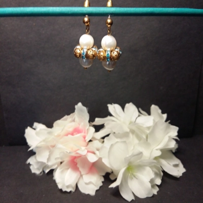 Persian Style 7mm Pearl Golden Earrings Persian Style 7mm Pearl Golden Earrings