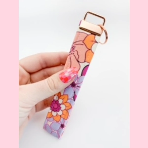MY KEEPER- Floral Wristlet