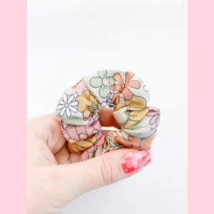 Posie Mini Scrunchie