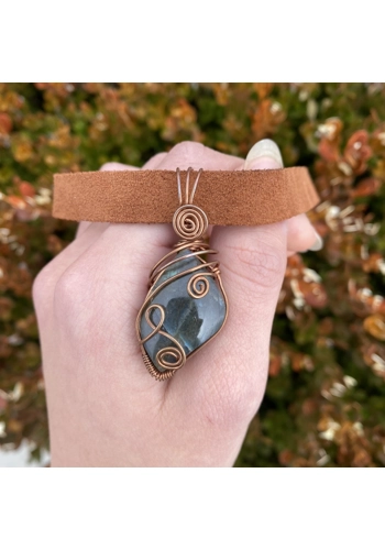 labradorite hippy choker