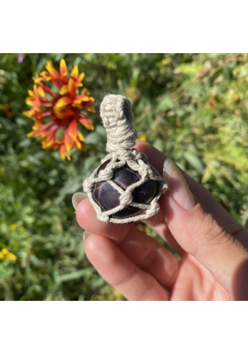 Garnet macrame necklace