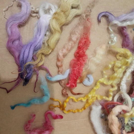 Rainbow mix bumper 50g of locks and curls from mixed breeds of sheep