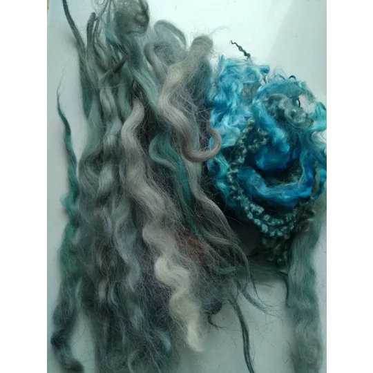 blue curly wool and wool locks, 10g, mixed curly wool breeds