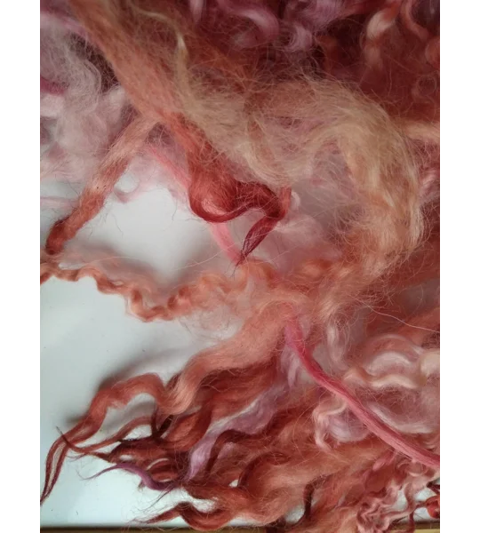 red and pink curly wool and wool locks, 10g, mixed breeds