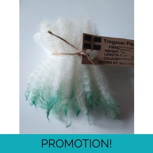 Spearmint Ice dip crimped mini wool locks