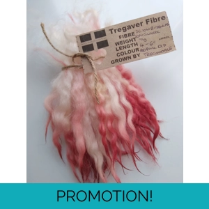 Red pink dip wavy crimped mini wool locks, hand washed + dyed, 4-6, 7g