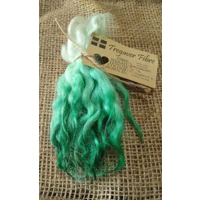 Peppermint green dip wavy white faced dartmoor wool locks, 7g