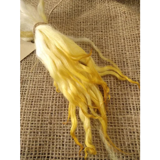Yellow dip wavy white faced dartmoor wool locks, 7g