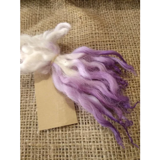Purple dip wavy white faced dartmoor wool locks, 7g