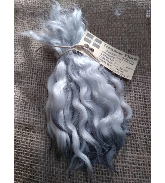 Wavy mini wool locks, hand dyed in light silver & charcoal, 6 approx length", 10g, White Faced Dart