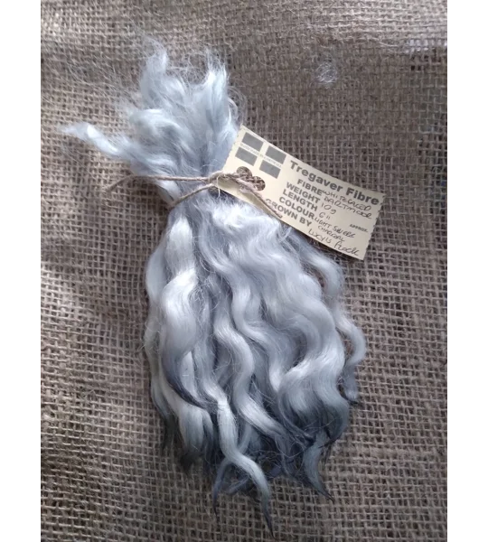 Wavy mini wool locks, hand dyed in light silver & charcoal, 6 approx length", 10g, White Faced Dart