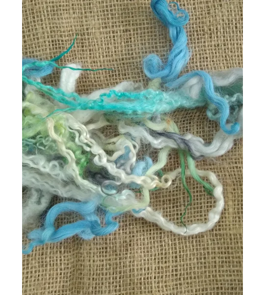 Seascape Mix, 10g mixed greens/blues/grey colors, from mixed breeds curly and wavy sheep