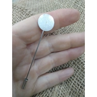 label brooch base