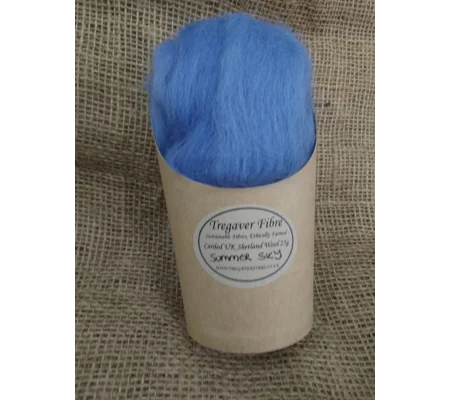 Combed UK Shetland Wool top dyed in Summer Sky Blue Tones 25g