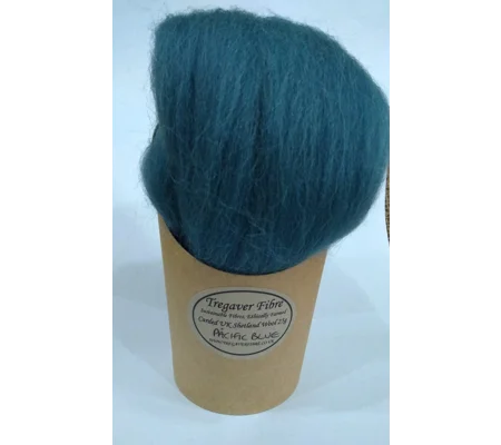 Combed UK Shetland Wool top dyed in Pacific Blue tones Shades 25g