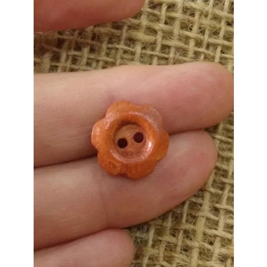 flower plain wood button
