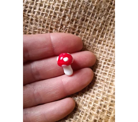 miniature red and white mushroom glass bead