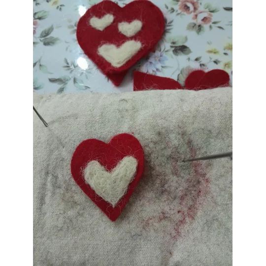 needle felted heart, heart, felting, needle felting kit, card kit, felted card kit