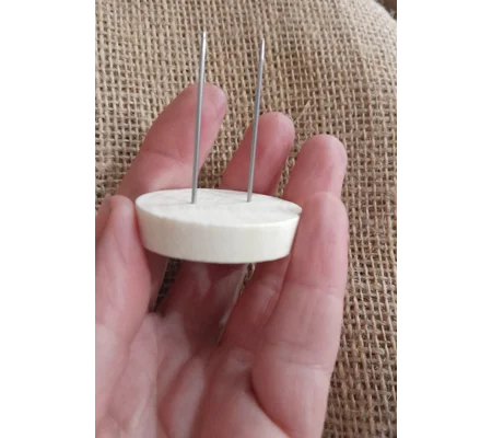 Wood stand for felted miniatures, double pin