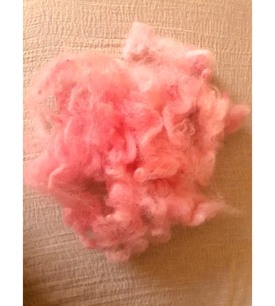 Wool Cloud - Red/ pink - Mule wool - Blue Faced Leicester x swaledale, hand dyed - 10g