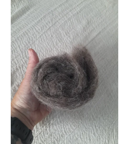 brown grey felting wool, brown grey needle felting wool, brown grey carded fibre for spinning, brown grey carded fibre for weaving, brown grey carded fibre for felting