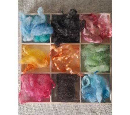 Wood palette for wool