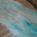Morning frost white/cream/blue sparkle Carded Art Batt 30g Morning frost white/cream/blue sparkle Carded Art Batt 30g